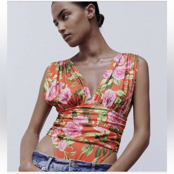 Zara Draped Red Orange Floral Tropical Deep V Neck Bodysuit - Picture 3 of 9